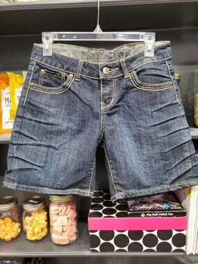 Vanilla Star sz 7 Dark Denim Tab Pocket Shorts 7" Inseam Bermuda